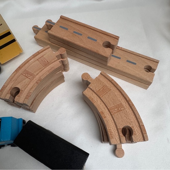 Melissa & Doug School Bus & Train Set - Picture 3 of 7